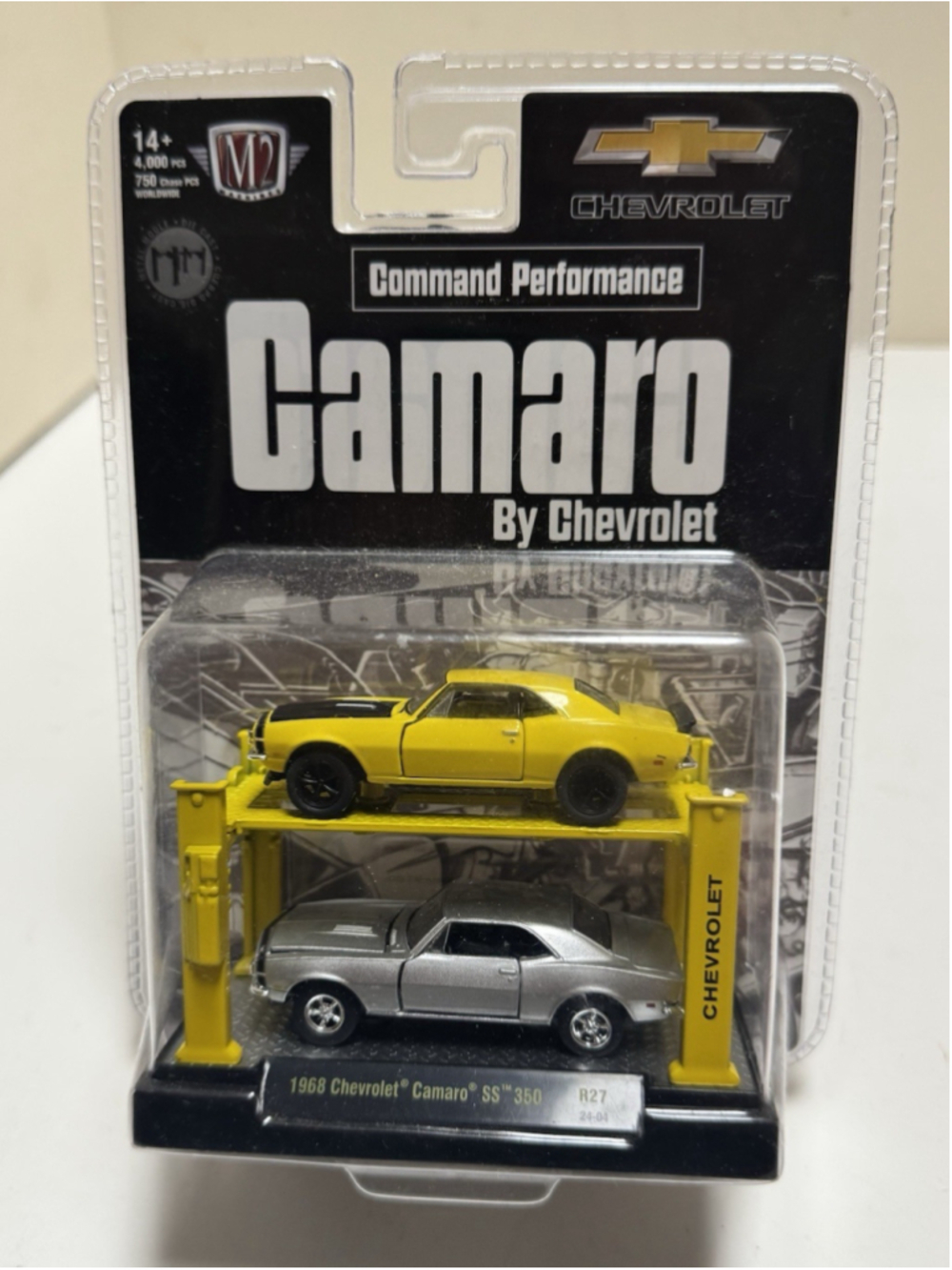 M2 Machines Auto Lift R27 1968 Chevrolet Camaro SS 350 2 Pack